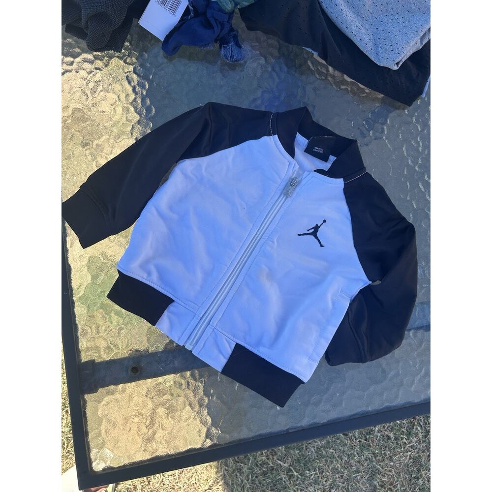 Jordan 23 Infant White/Black Polyester Zip-front Warmup Jacket Size 12 Months